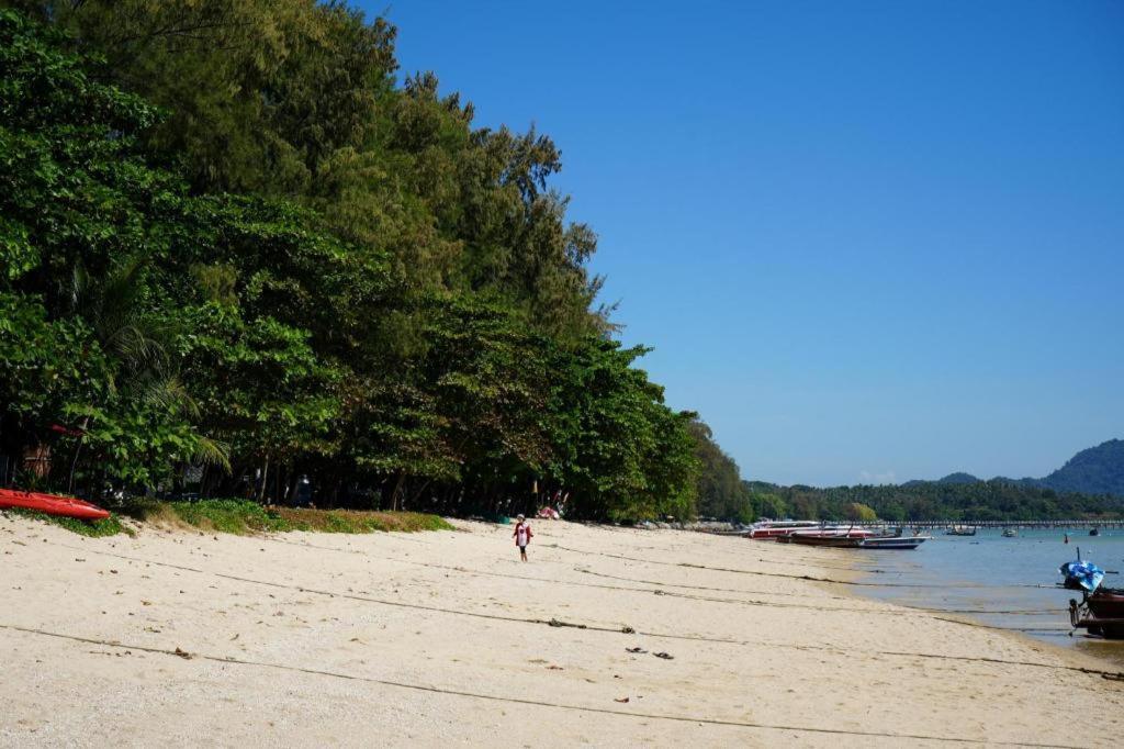 Utopia Naiharn Nai Harn Exterior foto