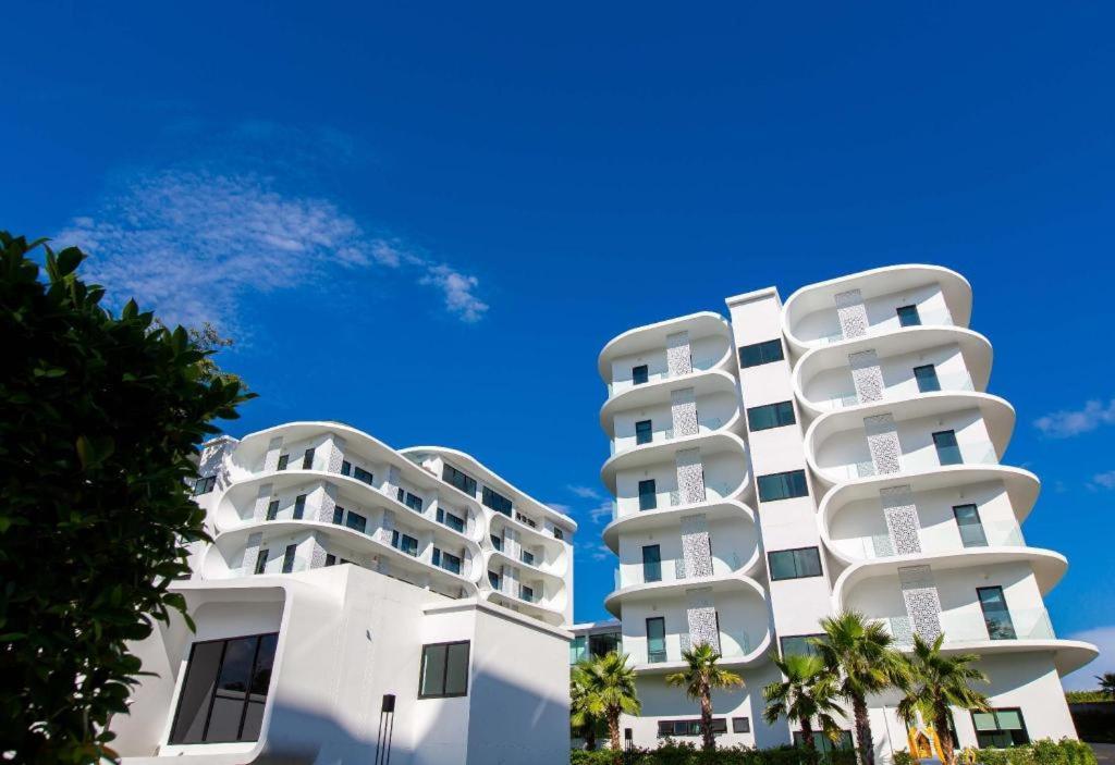 Utopia Naiharn Nai Harn Exterior foto